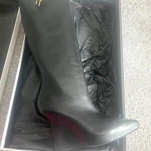 Givenchy NEVER WORN size 10 black boots